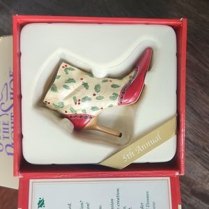 Just the right shoe 5th Annual Deck The Heels